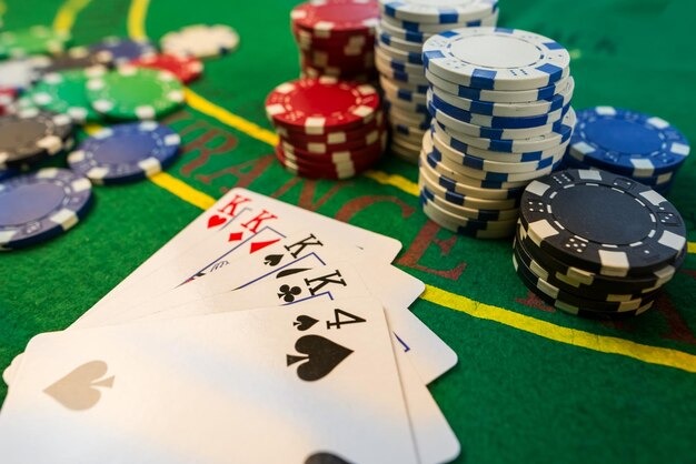 pacubet mobile app showing Three Card Poker bet placement and account balance